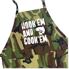 an apron with the words kooken and cook'em printed on it