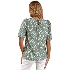 Pattern: flowerCollar type: Straight neckSleeve length: Short sleeveColor: green Green Short Sleeve Blouse For Day Out, Style Words, Fashion Clothes For Men, Women Tie, Puff Sleeve Blouse, Women Blouses, Chiffon Shirt, Clothes For Men, Floral Print Shorts