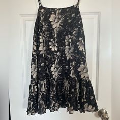 Urban Outfitters. Size Large. Chic Black Daytime Dress, Chic Black Dress For Daytime, Chic Black Sundress For Casual Wear, Black Sundress For Brunch In Spring, Black Sundress For Spring Brunch, Flowy Black Sundress For A Day Out, Elegant Black Floral Sundress, Chic Urban Outfitters Sundress For Beach, Chic Urban Outfitters Sundress For Day Out