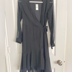 New Midi Wrap Dress Size Small Long Sleeve Xmas Color, Dresses Beautiful, Nike Tennis Dress, Midi Wrap Dress, Tent Dress, Tee Shirt Dress, Midi Sheath Dress, Red Midi Dress, Black Long Sleeve Dress