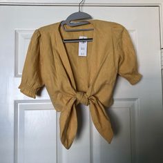 Size Xxs Top From Abercrombie. Nwt Casual Yellow Tops For Brunch, Yellow Cropped Tops For Fall, Cropped Yellow Tops For Fall, Chic Mustard Tops For Spring, Yellow Short Sleeve Blouse For Fall, Chic Cropped Yellow Tops, Chic Yellow Cropped Blouse, Chic Yellow Cropped Tops, Chic Mustard Short Sleeve Top