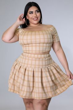 Crop Top Off Shoulder, Plus Size Posing, Outfit Combos, Flowy Dresses, Clubbing Outfits, Short Sleeve Crop Top, High Waist Skirt, Summer Fashion Trends, Trends 2024