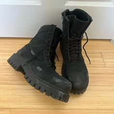 Very Popular Boot Right Now! Sold Out Everywhere! Price Is Firm No Box! Size 42 Fits 43(10) Balenciaga Strike Boots, Cargo Boots, 2025 Aesthetic, Balenciaga Boots, Black Boots Men, Shoes Balenciaga, Gothic Boots, Popular Boots, Black Balenciaga