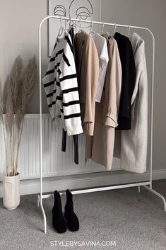 winter capsule wardrobe 2024 Capsule Wardrobe Basics, Trendy Outfit Inspo