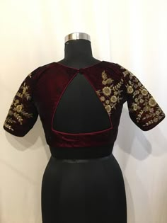 Velvet Blouse Back Neck Designs, Velvet Blouse Designs Latest, Velvet Blouse Designs Indian, Velvet Blouse Pattern, Designer Saree Blouse Designs, Velvet Blouse Designs, Blouses For Saree, Velvet Blouse Design, Green Blouse Designs