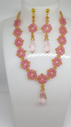 Thins pink party time necklace exudes fashion and style. Featuring, gold miyuki seed beads and firepolished pink beads. This necklace is perfect way to style your neck, with a wonderful pink firepolished beads and gold seed beads really gorgeous combination, you will be sure to make a statement with this necklace.  Material; Firepolished,  Miyuki,  Fireline beading thread,  Gold plated lobster clasps and jump ring,  More you want to know contact me (Henaz.begum37@gmail.com) Thank you for watchin Galaxy Jar, Time Necklace, Pink Beaded Necklace, Diy Galaxy, Seed Bead Crafts, Crystal Bead Jewelry, African Accessories, Beaded Jewelry Necklaces, Beading Thread