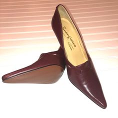 Nwob Buongiorno Shoes Size 38 . Color Red Wine . Stilettos Leather. Classic Slip-on Court Shoes With 4-inch Heel, Classic Evening Slip-on Court Shoes, Formal Court Shoes With 4-inch Heel And Square Toe, Elegant Slip-on Court Shoes With Deep Heel Cup, Formal Court Shoes With 4-inch Heel And Round Toe, Burgundy Almond Toe Heels With 4-inch Heel, Burgundy 4-inch Heels For Office, Pointed Toe Leather Shoes With Red Sole For Work, Leather Shoes With Red Sole For Workwear