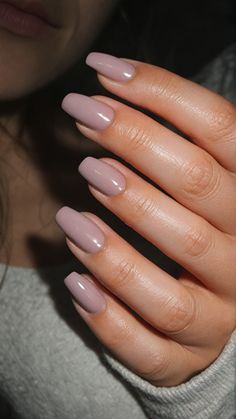 Elevate your manicure game this spring with these elegant neutral nail designs! Perfect for any occasion, these subtle yet stylish looks combine soft pastels, minimalist art, and trendy finishes to keep your nails looking effortlessly chic. 💅🌿 Neutral Nails For Work, Light Colored Nails Gel, Trending Nail Colors Spring 2025, Nail Ideas Neutral Colors, Cute January Nails Short, Coffin Nail Inspo 2024, Spring Nail Trends 2025, Neutral Nails 2025, Natural Nails Designs Gel