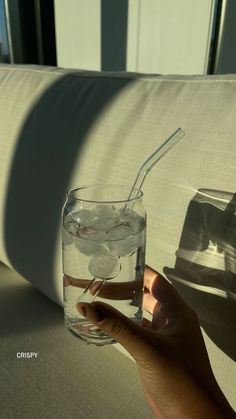 Aesthetic Glass Of Water, Drinking Water Motivation, Water Glass Aesthetic, Water Drinking Aesthetic, Water Aesthetic Drink, Glass Of Water Aesthetic, Drink Water Aesthetic, Manifesting Vision Board