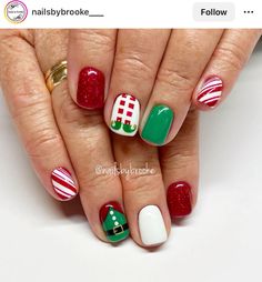 Elf Christmas Nails, Elf Nails, The Movie Elf, Coral Nails With Design, Xmas Nail Art, Cute Pink Nails, Glittery Nails, Holiday Nail Designs, Cute Christmas Nails