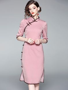 Pink Grid Midi Qipao / Cheongsam Dress for Winter Dresses For Winter Party, Dress Outfits Winter, Winter Party Ideas, Japanese Fashion Women, Pink Grid, Women Silk Dress, Dresses For Winter, Chic Plus Size