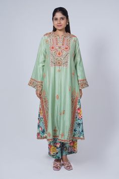 Green kurta with floral embroidery and floral printed blue side patch . Comes with matching floral printed blue pant and dupatta. - Aza Fashions Kurta Set For Women, Geometric Embroidery, A Line Kurta, Printed Dupatta, Tarun Tahiliani, Women Kurta, Straight Kurta, Wedding With Kids, Fashion App