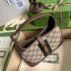 Size: (19x 13x 3cm)It comes with Dust box, Care manual, Tag and Paper bag. Luxury Bag, Trendy Tote, Evening Clutch Bag, Tote Backpack, Cute Bag, New Handbags, Gucci Bag, Evening Bags, Mini Bag