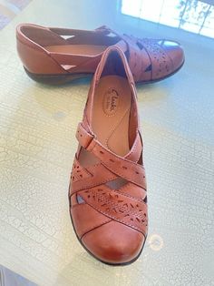 Elegant and comfy Clarks Brown Flat shoes with Velcro for easy adjustment All day comfort with cushions Size 8.5 M Condition is New with box U.S BUYERS ONLY PAYMENT, PAYPAL ONLY NO RETURN Shipping by first class Mail or priority to confirmed address All items are shipped within 1-2 days of received payment. I can ship next day delivery for extra charges. Please see all pictures as they are part of description. The color may look different due to flash. There is extra fee for shipping shoes with Brown Flat Shoes, Brown Flats, Womens Oxfords, Flat Shoes, Me Too Shoes, Shoes Flats, Oxford Shoes, Flash, Cushions