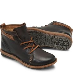 Casual Lace-up Hiking Boots With Leather Sole, Lace-up Hiking Boots With Leather Footbed For Fall, Vintage Boots With Waxed Finish And Round Toe, Rugged Ankle Moto Boots For Walking, Vintage Waxed Finish Boots For Fall, Vintage Fall Boots With Waxed Finish, Rustic Outdoor Boots With Leather Footbed, Rugged Fall Lace-up Boots With Stitched Sole, Casual Lace-up Boots With Rubber Sole And Flat Heel