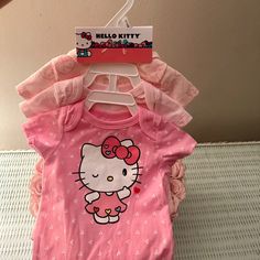 Brand New Hello Kitty Baby Set!!! Size 3/6!!! New With Tags!!! Hello Kitty Baby Clothes, Hello Kitty Nursery, Hello Kitty Baby, Sanrio Pink, Kitty Baby, Cute Bedroom Ideas, Vintage Baby Clothes, Baby Set, Baby Size