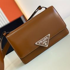 This retro and high-end bag is made of premium cowhide leather + unique triangle logo. The long shoulder strap is adjustable and can be worn on one shoulder or crossbody. It has a full sense of high-end! The upper body instantly transforms into a girly girl. It has large capacity and is versatile for a variety of stylesFashionable and practical. Another popular style that will never go out of styleIt’s so simple and beautiful, hurry up and get it
Length 24x height 15x base 6cm Small Backpack Black, Prada Hobo, Lv Purse, Gold Handbags, Small Tote Bag, Lv Handbags, Triangle Logo, Lv Belt, Lv Wallet