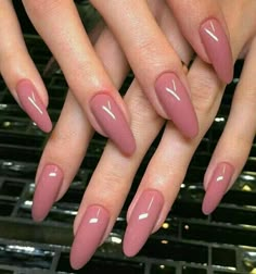 Dusty Pink Nails, Almond Acrylic Nails Designs, Almond Shape Nails, Rose Nails, Almond Acrylic Nails, Nature Tattoos, Nail Paint, Nail Shapes