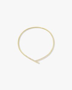 A statement choker necklace with two ends crossing at the front, in luminous yellow gold paved with a reverse-set diamonds Statement Choker, Statement Choker Necklace, Vs Diamond, Choker, Choker Necklace, Fine Jewelry, Diamonds, Yellow Gold, Necklaces