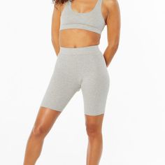 Nwt. Size 2= Medium This High-Rise Bike Short Is Made To Be Seen And To Support You However You Choose To Move. Features An Elasticated Waistband. Good American Keeps Style And Body Inclusivity As A Top Priority In Every Design. The Perfect Fit For Every Body. Workout Athletic Athleisure Golf Tennis Pickleball Running Walking Lulu Lululemon Revolve Summer Casual Loungewear Spring Preppy Fit Active Lifestyle Sports Sporty Gym Summer Medium Support Biker Shorts, Medium Support Biker Shorts For Summer, Basic Biker Shorts For Loungewear, Basic Fitted Biker Shorts For Loungewear, Casual Biker Shorts With Medium Support, Casual Seamless Mid-thigh Biker Shorts, American Shorts, Good American, Bike Shorts