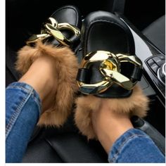 This shoe fits true to size . This shoe is wide foot friendly. Spa Attire, Shoes Stores, Fur Mules, Mules Women, White Platform Sandals, Casual Couture, Cozy Slippers, Black Mules, Fur Shoes