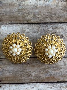 "Vintage  Avon 1980 flower gold  tone metal  with faux pearls Measures 1 1/2\" in diameter In very good vintage condition.  Please keep mind each electronic device has different resolution, brightness and clarity. Therefore products might have slight difference of shade/tone/color in person. Please see my other listings and thanks for shopping." Vintage Gold Pearl Clip-on Earrings, Trifari Brooch, Etsy Cards, Avon Vintage, Avon Jewelry, Earrings Flower, Vintage Avon, Handmade Wedding, Pink Fabric