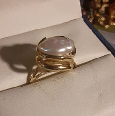 14k Lake Biwa Kyoto Freshwater Baraque Pearl Yellow Gold Ring. 22 Mm Pearl. 1/2 Inch Mounting. Size 7. Like New Condition. Silver Pearl Rings, Pearl Engagement Ring Vintage, Pearl Rings Vintage, White Pearl Ring, Silver Pearl Ring, Pearl Engagement Ring, Biwa Pearls, Future Engagement Rings, Ring Unique