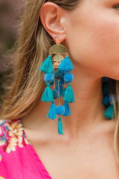 These bold earrings will have you at your best! They are such a fun statement piece! All of those tassels and layers and colors! Just wow! These earrings were meant for summer fun! Tassel Earrings Outfit, Colombian Jewelry, Turquoise Clothes, Earrings Outfit, Fabric Earrings, Bold Earrings, Blue Tassel, Mint Julep Boutique, Festival Style