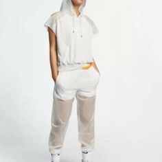 Nike Sportswear Tech Pack Womens Pants Av4268-121 White/Transparent $100 Sz Xxl A126 Nylon Athleisure Cargo Pants, Athleisure Nylon Cargo Pants, Nylon Lounge Sweatpants With Pockets, Nylon Sweatpants With Pockets For Loungewear, Nike Athleisure Parachute Pants With Pockets, White Athleisure Tracksuit For Workout, Sports Nylon Sweatpants, Nike Sportswear Tracksuit For Loungewear, Nike Athleisure Pants For Spring