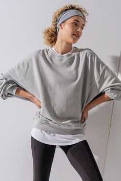 This oversized sweatshirt comes in sizes S-L (2-2-2), providing a relaxed and comfortable fit for everyone. The unique pigment garment wash enhances its aesthetic, giving it a charming, vintage-inspired look. The crew neck design adds to its versatility 50% ORGANIC COTTON 50% POLYESTER Relaxed Crew Neck Sweatshirt For Spring, Relaxed Crew Neck Spring Sweatshirt, Spring Boxy Fit Sweatshirt For Layering, Cozy Relaxed Fit Soft-washed Sweats, Oversized Cotton Sweatshirt For Layering, Oversized Gray Sweater In Athleisure Style, Gray Oversized Athleisure Sweater, Oversized Gray Athleisure Sweater, Gray Crew Sweatshirt For Layering