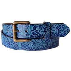 Our Rose Garden leather belt features a beautiful rose pattern that is both contemporary and a little bit western, making it the ideal belt for jeans. -Made from premium full-grain American cowhide and built to last. Won't rip, split or peel apart like store-bought impostors!-Oh Snap! Belt comes included with a stylish plain buckle attached with a durable snap allowing for interchangeable belt Buckles.-Belts are custom-sized with a range of 5 holes when ordered.-Handcrafted in the heart of Pike Girly Cowgirl, Art Student Aesthetic, Rose Belt, Rodeo Belt, Western Leather Belt, Belt For Jeans, Casual Country Outfits, Flower Belt, Hippie Hair