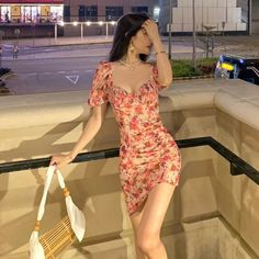 Floral Printed Puff Sleeve Ruched Bodycon Mini dress Elegant Ladies, Viral Post, Classy Women, Bodycon Mini Dress, Free Bag, Floral Printed, Elegant Woman, Cute Dresses, Free Size