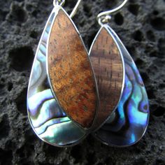 Koa Wood Teardrop Earrings w/Paua Shell 32x15mm International customers please keep in mind that you might need to pay customs fee upon receiving item depending on your country regulations. Gift velvet drawstring pouch baggie included with each order. To better understand the size of item please look thru images, each of listings contains item next to a dime coin, which is 0.7 inch in diameter. Pieces with Abalone (Paua) Shells have unique patterns and colors. Every single one is unique. Colors Unique Hypoallergenic Teardrop Earrings, Unique Teardrop Earrings, Teardrop Inlay Earrings As Gift, Teardrop Inlay Earrings For Gift, Wood Teardrop Earrings, Kailua Kona, Koa Wood, Paua Shell, Amazon Handmade