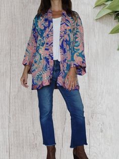 Short kimono jacket, made of Indian fabric. You can use it as a cover-up in any occasion, and add a pop of colour to your outfits with jeans, leggings and dresses.  * PLEASE READ * MEASUREMENTS, approx: - length:70 cm / 27 in - sleeve length: 41 cm/ 16 in - sleeve width:  24 cm / 9 in - back (seam to seam): 51 cm / 20 in VIDEO: colours of item cannot be worked, colours are a bit saturated. GENERAL ITEM DESCRIPTIONS: -Bear in mind that photos may be slightly different from actual item in terms of Casual Fall Cover-up With Kimono Sleeves, Bohemian Printed Winter Outerwear, Summer Long Sleeve Outerwear With Boho Print, Summer Boho Print Long Sleeve Outerwear, Summer Long Sleeve Boho Print Outerwear, Casual Relaxed Fit Kimono, Boho Print Outerwear For Spring Beach, Boho Print Outerwear For Beach In Spring, Boho Print Beach Outerwear For Fall