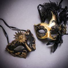 Black Gold Roman Greek Emperor & Gold Black Side Feather Glitter Couple Masks Set Usms-M2598bkgo-M6131gobk Black And Gold Masquerade Mask For Women, White Halloween Mask, Masquerade Quince, Roman Mask, Black And Gold Masquerade Mask, Feathered Mask, Masquerade Mask Black, Black Masquerade, Couples Masquerade Masks