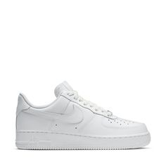 A classic sneaker with all the vibes. Move easily throughout your day in the Nike Air Force 1 '07 Low sneakers. The smooth leather upper with encapsulated Air in the midsole offers a comfortable fit, eventually making this your go-to everyday sneaker. Features: Leather and synthetic upper provides a premium feel. Padded, low-cut collar. Perforations in the front toe cap provide ventilation Nike Air unit cushioning. Foam midsole provides supreme cushioning. Non-marking rubber outsole gives tracti Zapatillas Nike Air Force, Soccer Shop, White Kicks, Nike Air Force 1 07, Backpack Sport, Classic Sneakers, Low Sneakers, Nike Air Force 1, White White