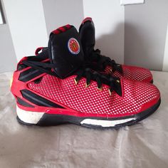 used in good condition Derrick Rose, Mesh Shoes, Under Armor, Jordans Sneakers, Air Jordan Sneaker, Air Jordans, Sneakers Nike, Basketball, Adidas