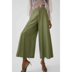 Nwt Zara Cropped High Waisted Pants Super Trendy Cropped Wide Leg Pants. High Rise, Accent Stitching, Wide Leg, Zipper Closure, Front And Back Pockets, Belt Loops. New With Tags Size S B76 Green Wide-leg Office Pants, Elegant Green Bottoms With Pockets, Spring Party Wide-leg Dress Pants, Elegant Green Wide Leg Pants With Pockets, Green Wide Leg Bottoms For Office, Green Wide Leg Office Bottoms, Green High-waisted Wide Leg Pants For Office, Summer High-waisted Wide Leg Pants For Office, Spring High-waisted Office Pants