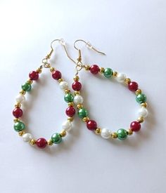 Merry all the way with these super fun beaded earrings. Lightweight! Comes packaged ready for gifting.  Earrings are made using beading right in the heart of Louisiana!  Ships out quickly. Headband Christmas, Holiday Headbands, Green Headband, Red Headband, Christmas Headband, Jewelry Christmas, Girl Hair Bows, Christmas Jewelry, Jewelry Tutorials