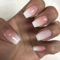 Pink French Ombre Nails With Glitter / Glitter dip tip adds some twinkle and the translucent France Nails, Pedicure Art, Jumper Nails, Pink And White Nails, Nails Short Acrylic, Nails Acrylic Square