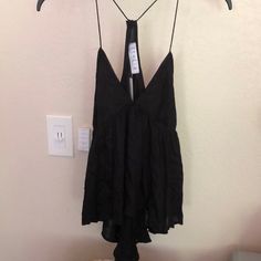 Hi Lo Black Tank Top. Gauzy Material. Bought From Laguna Beach Boutique Black Backless Top For Day Out, Black Backless Beach Top, Backless Black Top For Beach, Backless Black Top For The Beach, Chic Tops For Night Out During Beach Season, Green Silk Top, Brown Corset, Beach Tanks Tops, Beach Boutique