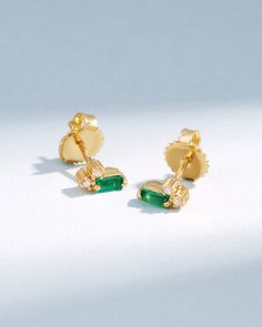 Suzanne Kalan Bold Burst Mini Emerald Studs in 18k yellow gold Gold Emerald Diamond Earrings, Emerald Yellow Gold Diamond Earrings Fine Jewelry, Luxury Emerald Earrings For May Birthstone, Emerald Yellow Gold Diamond Earrings, Elegant Green Diamond Earrings In 14k Gold, Luxury 14k Gold Earrings For May Birthstone, Yellow Gold Diamond Earrings With Emerald, Yellow Gold Emerald Diamond Earrings, Anniversary Gold Diamond Earrings With Emerald