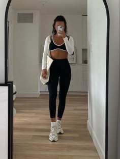 Pilates Outfit, Sports Leggings Black, Gym Crush, Pilates Clothes, Look Legging, Estilo Fitness