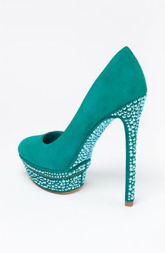 trend artificial artist bags from suppliers, low-cost artist sun shades from suppliers store, clothier shoes or boots for women. Teal Heels, Brian Atwood Heels, Shoe Gallery, Beauty And Fashion, Marchesa, Shoe Obsession