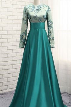 Beautiful Dresses of All Kinds, Luxury and Dazzling | Ruby Outfit | Luulla Party Gowns Evening Dresses, Muslim Evening Dresses, Long Evening Gowns, Gown Prom, Evening Party Dress, Party Gowns, Prom Gown, Dress Backs, Stylish Dresses