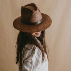 "This panama inspired hat made from paper straw is perfect for summer and autumn. This is a beautiful, organic product and it is also very practical. They are lightweight and they protect you perfectly. These are worn by both men and women. * Handmade in México * Made from natural materials * 5-star rated model * Etsy's pick: selected by Etsy's style and trend editors SIZES Medium (M) = head circumference of 56 - 58.5cm Large (L) = head circumference of 58.5 - 60cm HOW DO I KNOW MY SIZE Discover your size with a measurement tape. Position the tape above your ears and exactly around your head where you want to wear the hat's brim. DIMENSIONS Brim: 8cm / 3.15\" inch Crown: 11cm / 4.33\" inch ONE-SIZE-FITS-MOST Sandoval hats have an elastic inner band which allows our M and L hat sizes to fit Adjustable Wide Brim Straw Hat For Fall, Brown Brimmed Straw Hat, Brown Fedora With Short Brim, Brown Flat Brim Fedora For Everyday, Wide Brim Hats For Everyday Fall Wear, Adjustable Brimmed Straw Hat For Fall, Adjustable Straw Hat With Flat Brim For Fall, Brown Short Brim Boater Hat, Brown Boater Hat With Short Brim