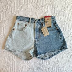 New Levi's Two-Tone Denim Shorts! Brand New, Never Worn, With The Tags Still On. These Are A Two-Tone, Light And Medium Wash Denim, 10.5" High Waisted Shorts With 5 Button Closure. Standard Pockets And Belt Loops. The Perfect Staple Short For The Summertime! Labeled A Size 24, Fits True To Size, Would Best Fit A Xx/Xs. -High Rise -Hidden Button Fly -Fitted Through The Hip And Thigh -2 1/2" Shortie Short (Inseam) Measurements In Inches, Taken Item Lying Flat: Length - 11"-14" Inseam - 2.7" Waist Striped Denim Shorts, Aesthetic Jean Shorts, Jean Jacket Design, Two Tone Jeans, Colored Denim Shorts, Jean Short Outfits, Dark Denim Shorts, Hawaii Outfits, Shorts High Waisted