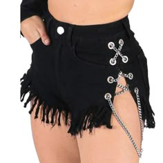 Chain Shorts Black Woman Rave Outfit, Emo Shorts Outfit, Cut Off Shorts Outfit, Chain Crop Top, Goth Shorts, Girlfriend Clothes, Punk Shorts, Lace Jeans, Rave Babe