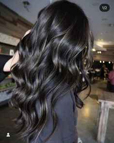 Brown Hair With Lowlights, Dark Brunette Hair, Dark Brunette, Dark Hair With Highlights, Brown Hair Balayage, Low Lights Hair, Hair Inspiration Color, Hair Inspo Color