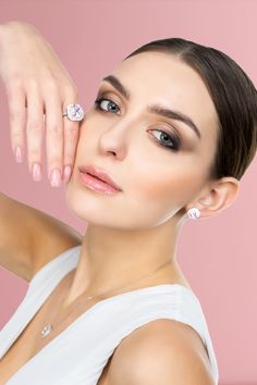 Pink to make everyone wink! Our Morganite jewels are a masterclass in blush luxury. Get ready to glow!

#Latelita #Independentdesigner⁠ ⁠ ⁠
⁠
#Jewellery #Jewellerydesign #Jewelleryaddict #Jewellerylover #Fashion #Giftsforher #Britishdesigner #Morganitemagic #Blushbeauty #Pinkvibes #Anastasiacollection